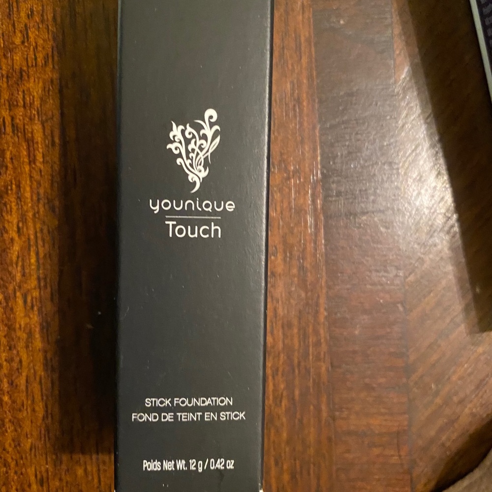 Younique Stick Foundation in Organza